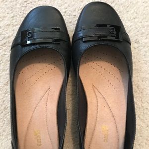 Nearly new Clark’s dressy flats, size 8 wide